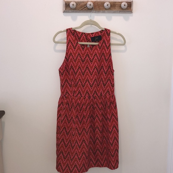 Francesca's Collections Dresses & Skirts - Francesca's: open back chevron pink dress